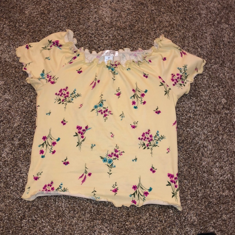 cute yellow top